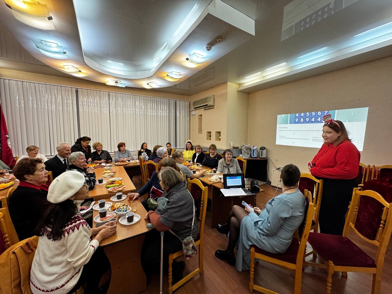 Конкурс «Угадай мелодию» провели для горожан активисты Молодежной палаты района Чертаново Северное. Фото: официальная страница управы района Чертаново Северное в социальных сетях