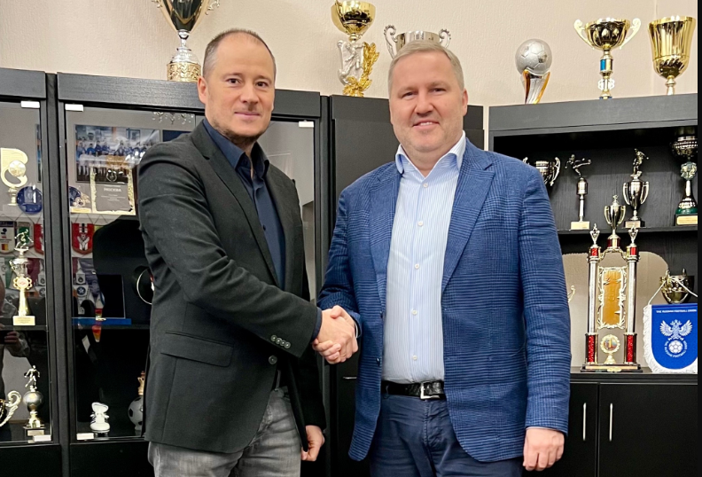 Сотрудники ФШ «Чертаново» и ФА «Авангард» подписали договор о сотрудничестве. Фото: официальная страница Футбольной школы «Чертаново» в социальных сетях