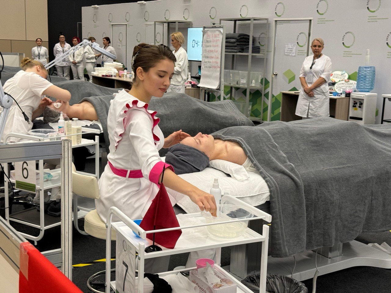 Студентки Технологического колледжа №34 стали участницами финала Чемпионата «Профессионалы 2025». Фото: официальная страница Технологического колледжа №34 в социальных сетях